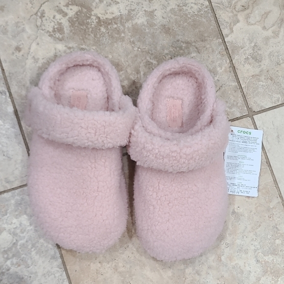 CROCS Shoes - CROCS Women's Pink Fuzzy Slippers